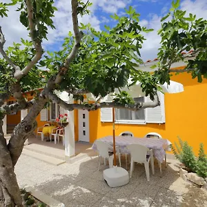 Apartman Marta, Ražanac